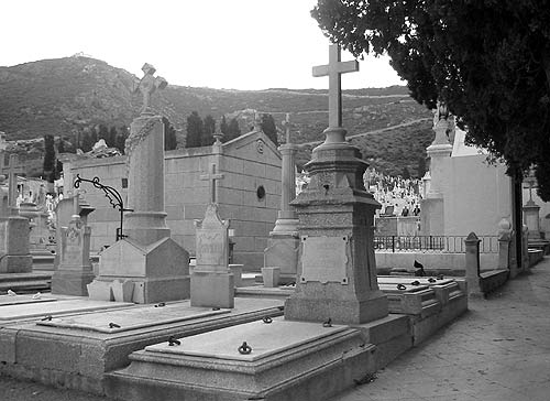 1275966170_cementerio[2].jpg